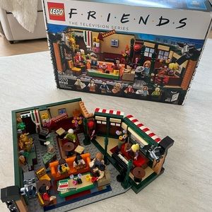 Lego Friends Central Perk (TV Show Collector Set